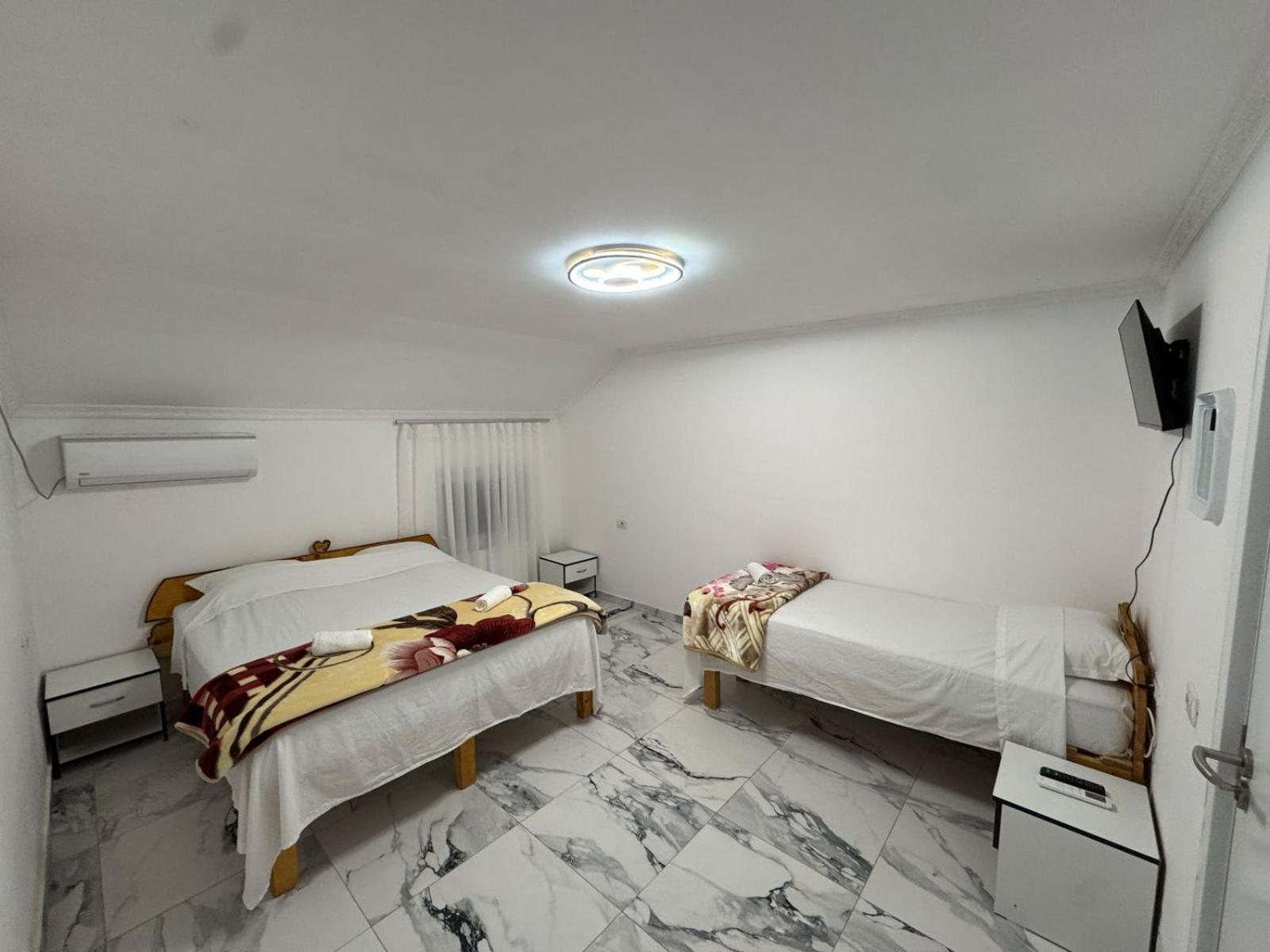 Guest House Besi Firza Extérieur photo